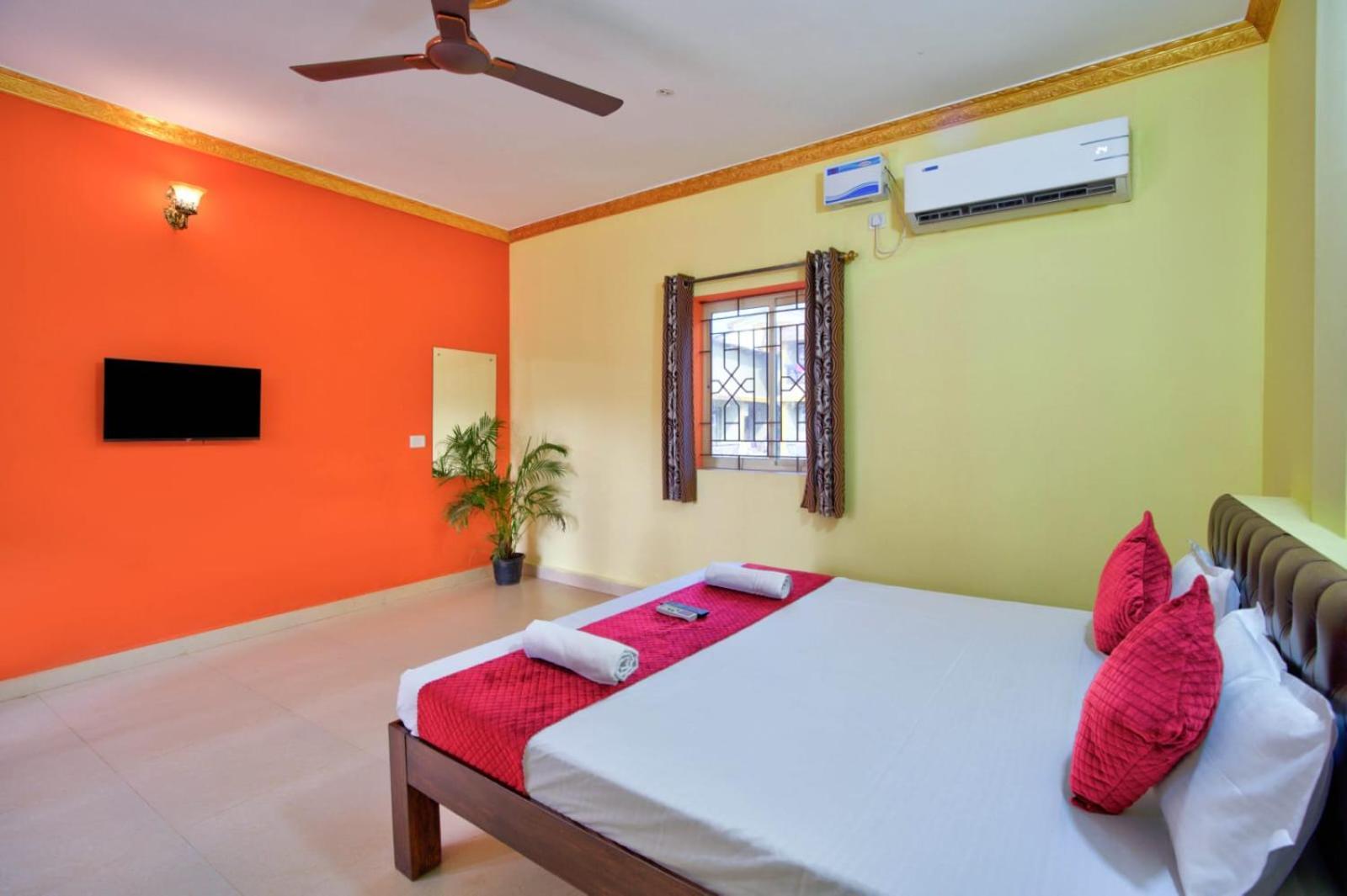 Hotel Savita Calangute Esterno foto